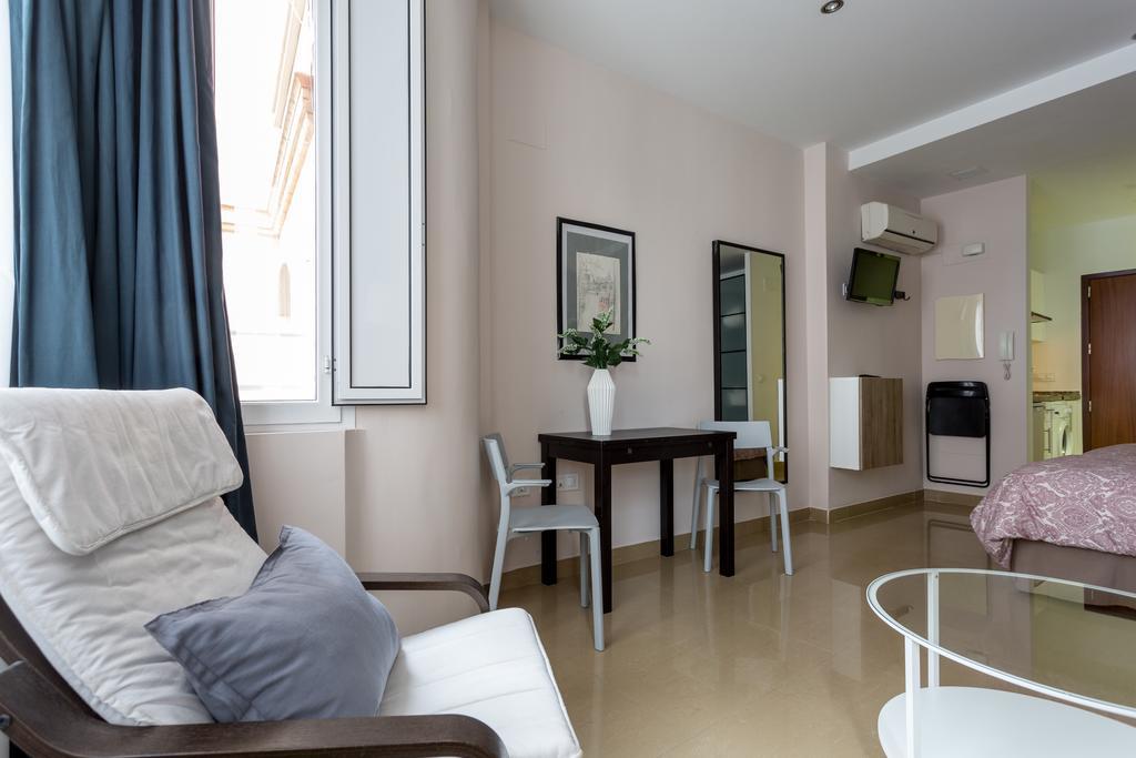 Apartamentos Edificio Constitucion Sewilla Zewnętrze zdjęcie